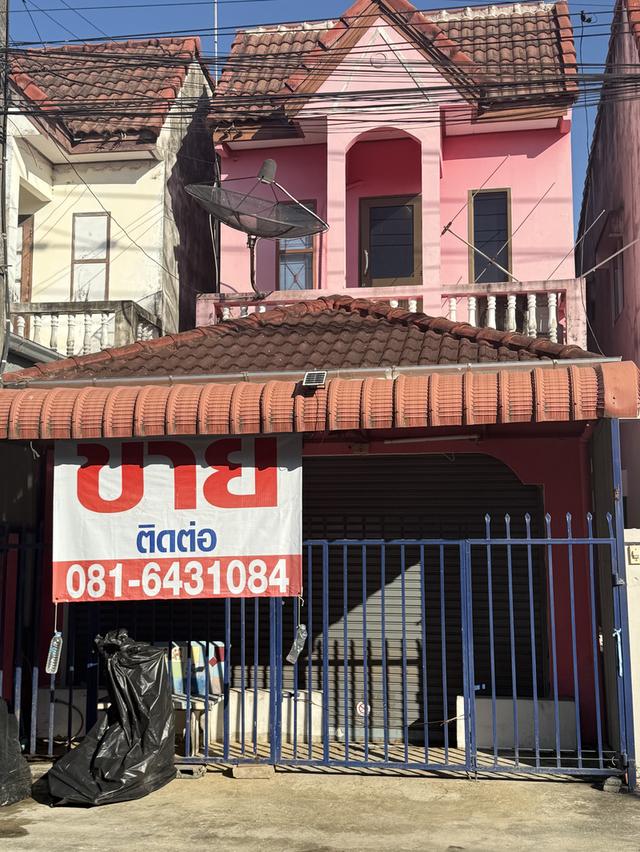 มบ.วัฒนาร่มไทร ถ.สังฆสันติสุข หนองจอก ทาวเฮ้าส์ 2 ขั้น 2 ห้องนอน 2 ห้องน้ำ เหมาะกับซืัอไปทำกำไรต่อ หรือ อยากตกแต่งใหม่เองตามความต้องการ ทำเลดี 1