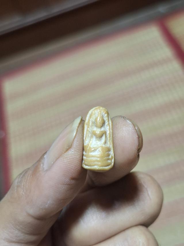 เหรียญวัตถุมงคลพระเครื่องต่างๆ