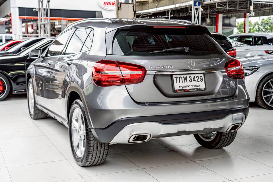 รหัสรถ NP3429 BENZ GLA200 URBAN 2018 10