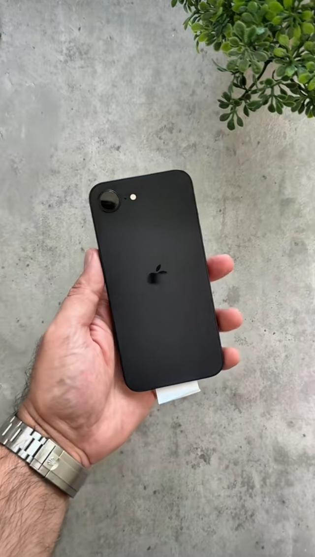 รีบขาย iPhone 16e