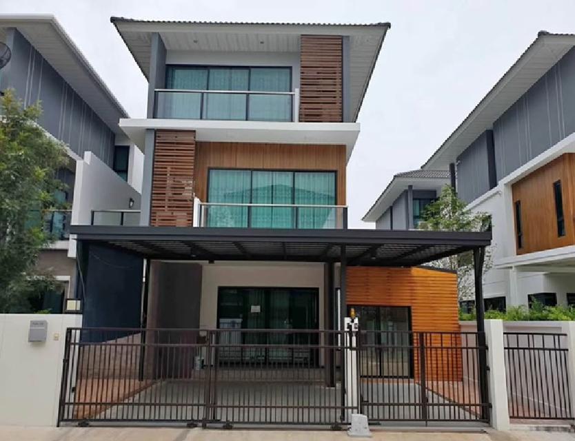 ให้เช่าบ้านเดี่ยว / บ้านแฝด 3 ชั้น / โครงการ หมู่บ้านศุภาลัย เอสเซ้นส์ ซอยลาดพร้าว 107 / บ้านสภาพใหม่ / แอร์ทั้งหลัง 7