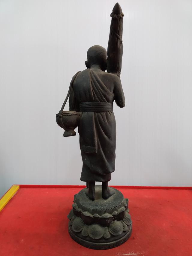 หลวงปู่ทวดยืนสูง11นิ้วออกวัดปราสาทบุญญาวาสก.ท.ม. 2