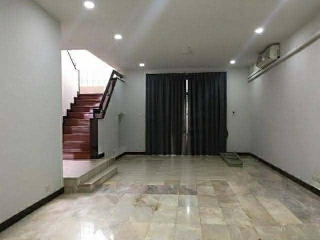 ให้เช่า ทาวน์โฮม 4 ชั้น กำลังรีโนเวท เอกมัยซอย12 ซอยเจริญใจ ซอยปรีดี31 ทำเลดีใจกลางเมือง ใกล้รถไฟฟ้า BTS เอกมัย จดทะเบียนบริษัทได้ ไม่รวมภาษี หัก ณ ที 5