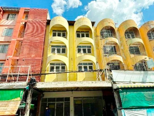 MRT บางกะปิ 250ม.แฮปปี้แลนด์ เซ็นเตอร์ 200 ม. ให้เช่าอาคารพาณิชย์ 4 ชั้น 2คูหา 32 ตร.วา. 510 ตร.ม. .4นอน 4 น้ำ MRT แยกลำ 8