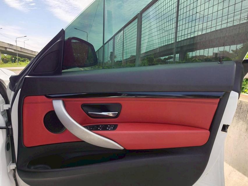 BMW #320d GT M sport Lci Top ปี 2019 สีขาว 15