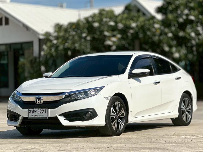 รหัสรถ PAT9221 Honda Civic FC 1.5Turbo สีขาว ปี2019