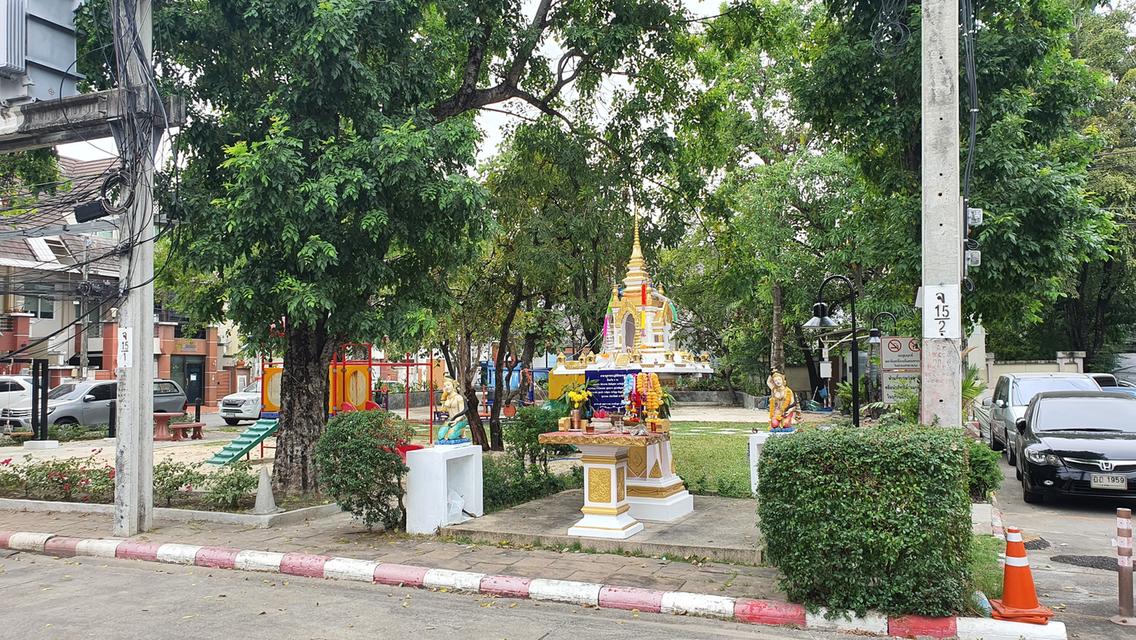 🏡 ขายทาวน์โฮม 3 ชั้น หมู่บ้านเมอริท เพลส ลาดพร้าว 87 แยก 10 💰 ราคา 3,990,000 บาท (ต่อรองได้) ✅ ค่าโอนคนละครึ่ง 📍 เจ้าของขายเอง 9