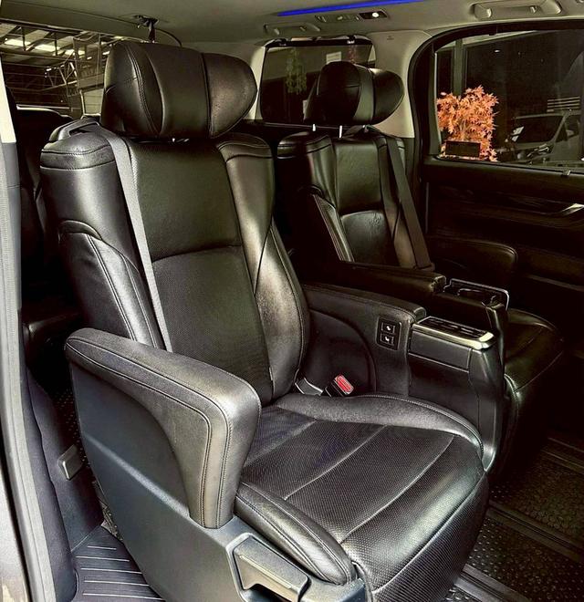 Toyota Alphard SC Package ปี 2017 13