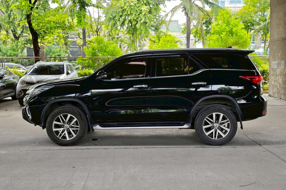 Toyota Fortuner 2.4 V 2WD AT ปี 2019 8