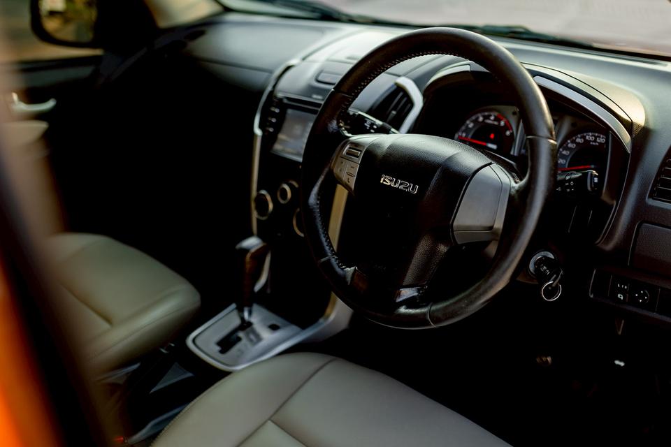 ฟรีดาวน์ MU-X 2.5 2 WD AT รูปที่ 11