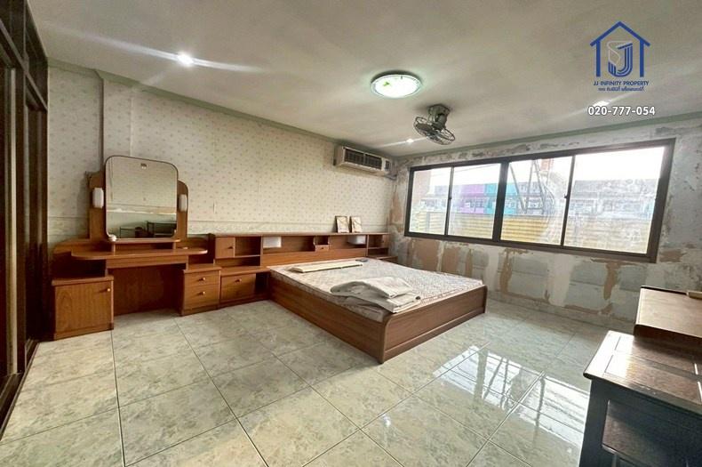 ขายอาคารพาณิชย์ 3 ชั้น 18 ตารางวา ติดถนนสวนสยาม ใกล้รถไฟฟ้าสายสีเหลือง 8