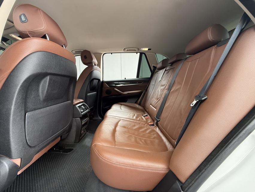 2018 BMW X5, sDrive25d โฉม F15 ปี13-19สีขาว เครื่องดีเซล รถบ้านแท้ ประวัติดี รูปที่ 10