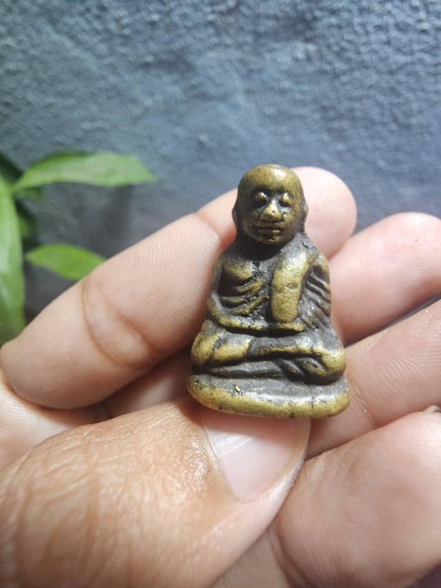 หลวงพ่อเงิน วัดบางคลาน.รูปหล่อพิมขี้ตา.