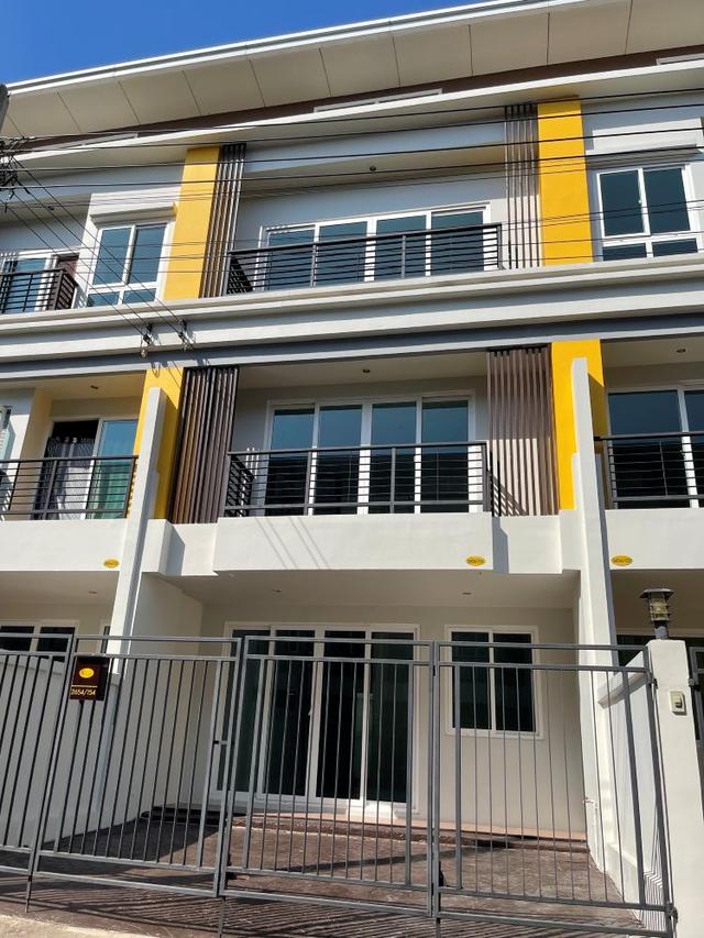 ให้เช่าหรือขายทาวน์โฮม 3 ชั้น (บ้านใหม่ บ้านใหญ่) โครงการสุวรรณภูมิทาวน์ @ หัวตะเข้ ซอยลาดกระบัง 54/3 ติดถนน ใกล้สนามบินสุวรรณภูมิ 3