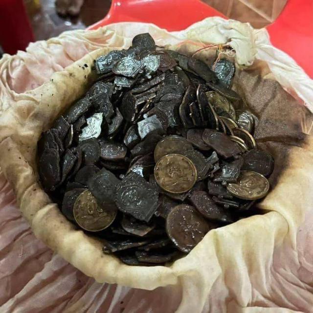 Break Through Darkness, Transcend Limitations – Phra Pidta Pangpakarn Disaster-Smasher by Phor Than Iad, Consecrated at Wat Khan Prachasank!