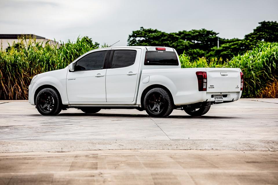 Isuzu D-Max Double Cab 1.9 DDi Z ดีเซล ปี 2018 สีขาว เกียร์ธรรดา  9