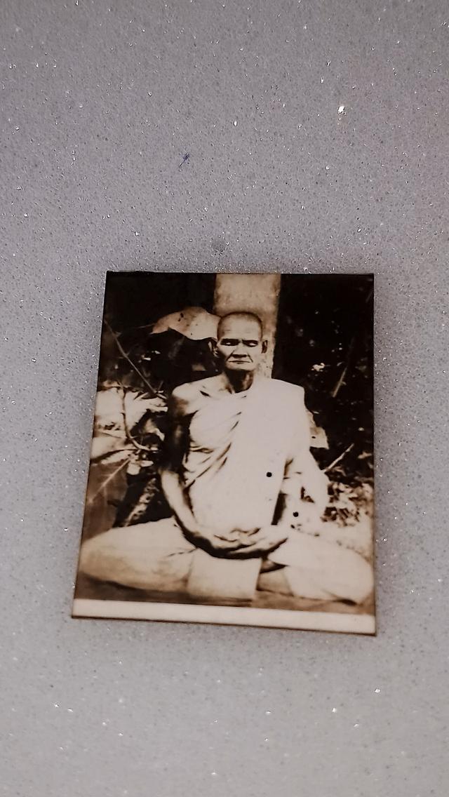 รูปถ่ายหลวงซีเปีย หลวงพ่อพ่อพรหม