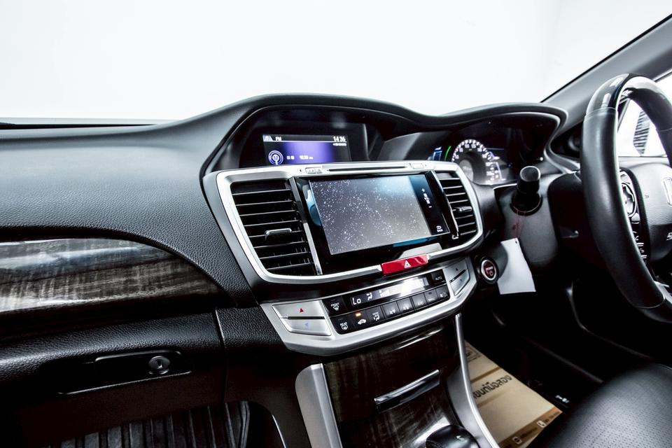 รหัสรถ 3A927 ACCORD 2.0 HYBRID 2015 15