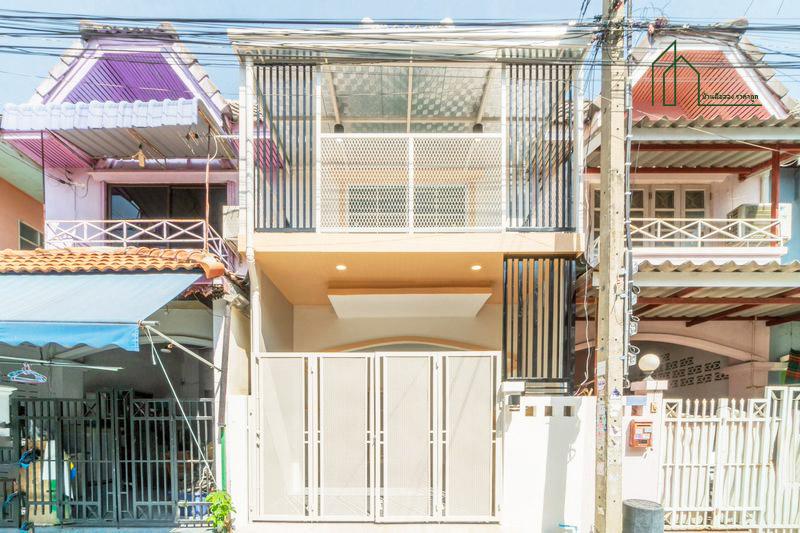ทาวน์เฮ้าส์หมู่บ้านมนวดี วัดลาดปลาดุก รีโนเวทพร้อมอยู่ 1