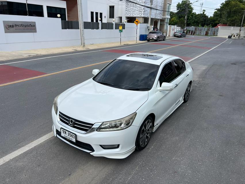 Accord 2.4 TECH (Sunroof) จัดเต็ม