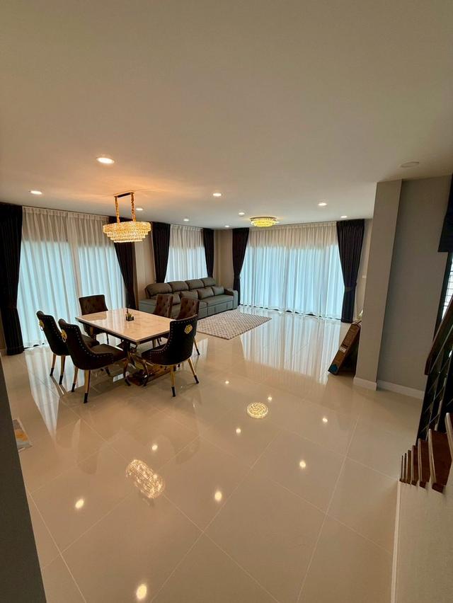 U1411 ให้เช่าบ้านเดี่ยว 2 ชั้น หมู่บ้านเซนโทร วิภาวดี โครงการ Centro vibhavadee ใกล้โรงเรียนนานาชาติฮาโรลด์ วิภาวดี บ้านใหม่ บ้านพร้อมเฟอร์ครบ ทำเลดีเ 9