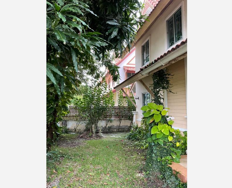 หมู่บ้านเก้าพอเพียง ถนนรังสิต-นครนายก คลอง 7 ธัญบุรี บ้านเดี่ยว 56.3 ตร.วา 3 นอน 2 น้ำ จอดรถหลายคัน