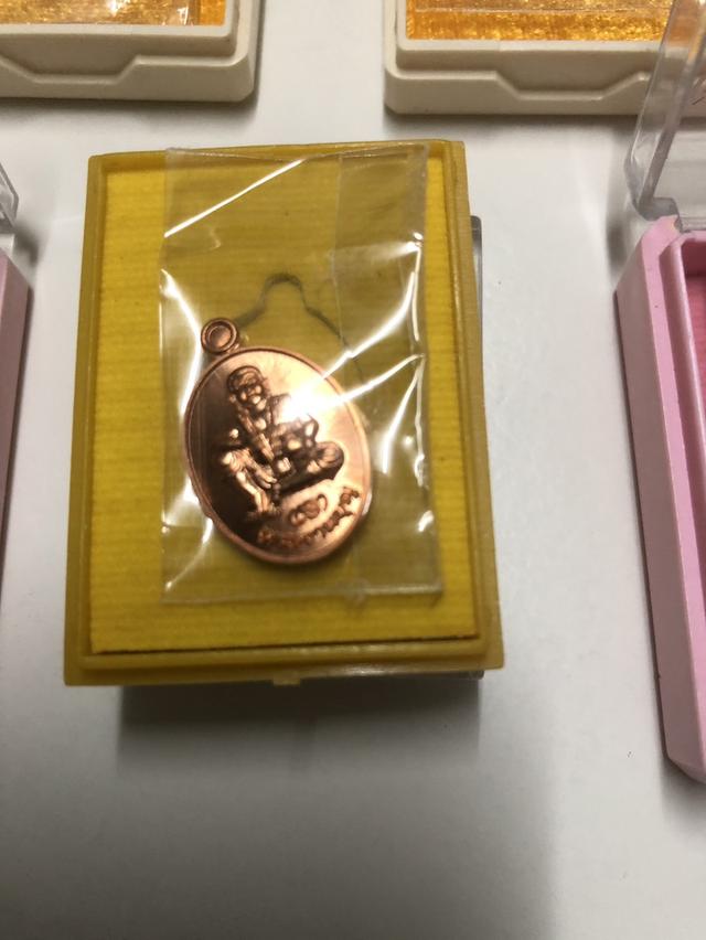 ตาพรานบุญ วัดยางใหญ่ หนุนทรัพย์ รุ่น โคตรรวย และรวยแน่นแน่น จำนวน 5 รายการ นัดรับบางบอน 1 3