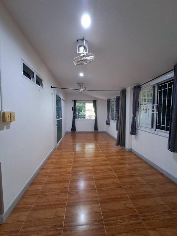 ขายบ้านเดี่ยว 1 ชั้น หมู่บ้านหนองสรวง อ.ศรีประจันต์ สุพรรณบุรี ใกล้โรงเรียน โรงพยาบาล ตลาด โทร 0869220218 6
