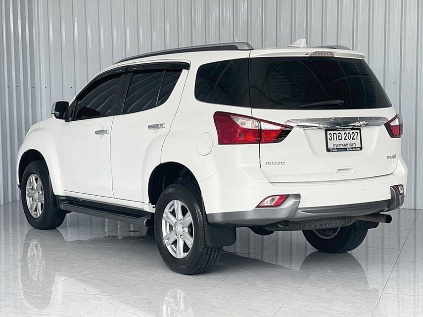 Isuzu  Mu-X 3.0 DVD NAVI ดีเซล เกียร์ออโต้  ปี2015 7