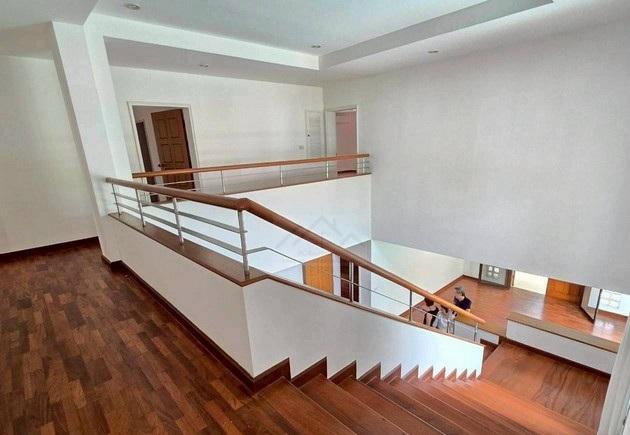 ขายบ้านเดี่ยว 176 ตรว. 4 ห้องนอน นิชดา พาร์ค Nichada Park แจ้งวัฒนะ-ปากเกร็ด พร้อมสระว่ายน้ำ Renovation ทั้งหลัง ใกล้เซ็ 5