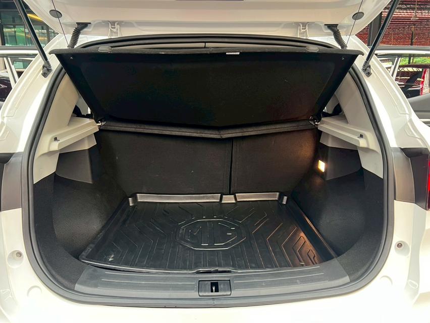 MG ZS 1.5 X+ SUNROOF ปี2023  ไมล์น้อย 7