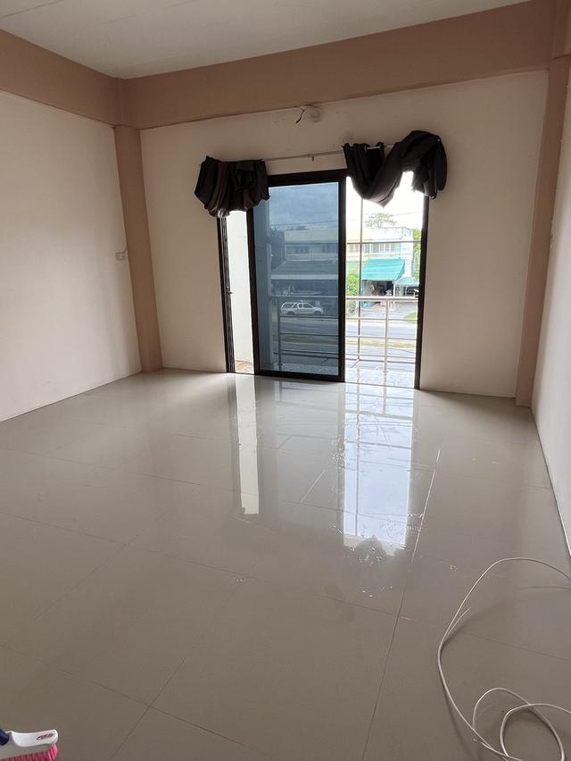 อาคารพาณิช์ 3 ชั้นครึ่ง ทำเลค้าขาย 15