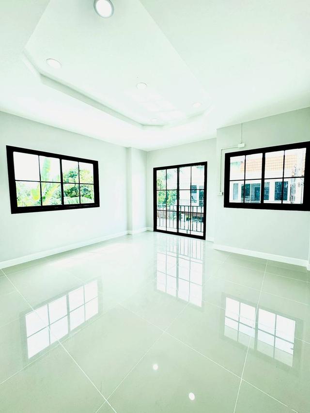หมู่บ้านบัวทอง4 12