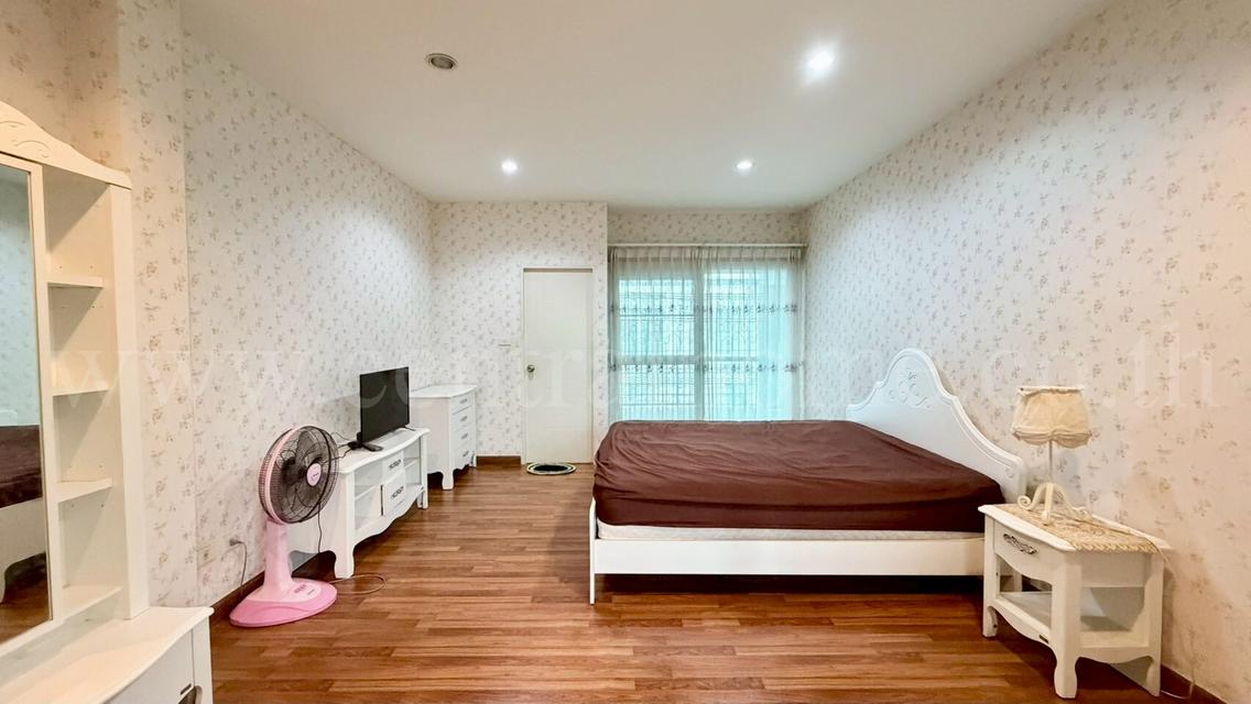 ทาวน์โฮม 3 ชั้น ดิ เอ็กซ์คลูซีฟ แคราย - งามวงศ์วาน หลังริม 16