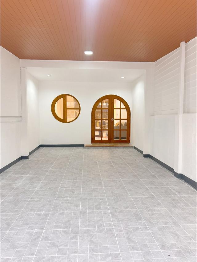 วนารมย์ ถ.ฉลองกรุง 24 2