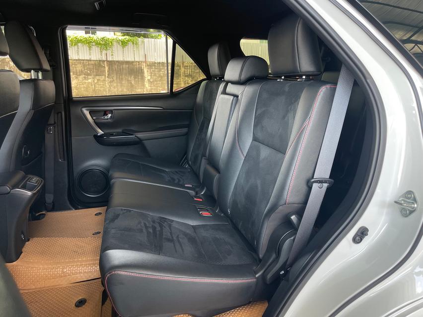ขาย Toyota Fortuner 2.8GR 4wd ปี22 16