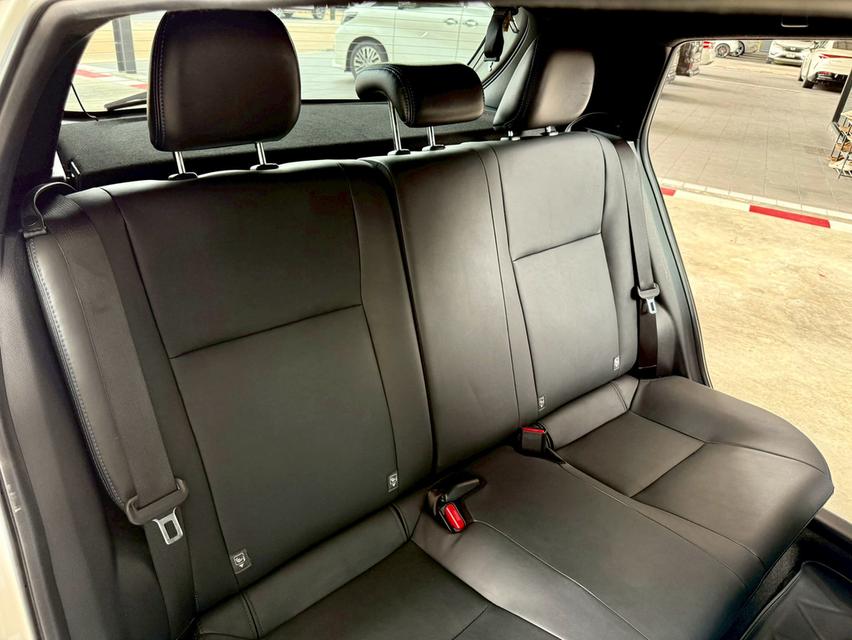 Toyota yaris 10