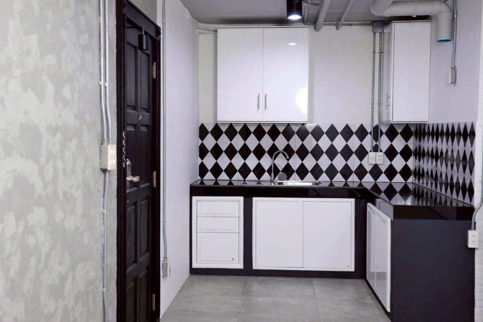 ขายคอนโด ชั้น 5 15 สูท ( 15 Suites Condo ) ย่านสุขุมวิท 15 1 ห้องนอน 1 ห้องน้ำ ติดMRT เพชรบุรี  10
