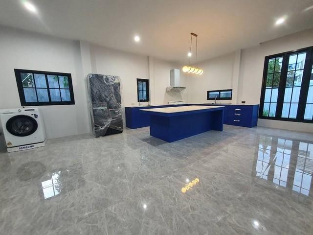 รหัสC7242 ให้เช่า ขายบ้านพลูวิลล่า 3ชั้น Luxuly Pool villa ทำเลสุขุมวิท ใกล้ BTS บางจาก 5
