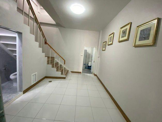 ให้เช่าอาคารพาณิชย์ 4 ชั้นครึ่ง เขตบางรัก ตรงข้ามวัดแขก รีโนเวททั้งหลังใหม่ เฟอร์นิเจอร์ใหม่ เหมาะใช้พักอาศัย ทำ airbnb ที่พักให้เช่า 5