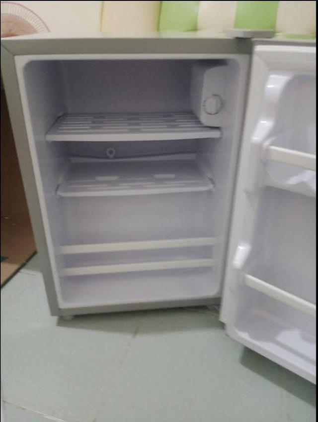 💥(ล้างสต็อก)ตู้เย็นมินิ ประตูเดียว ขนาด 1.7Q สีเงิน 2