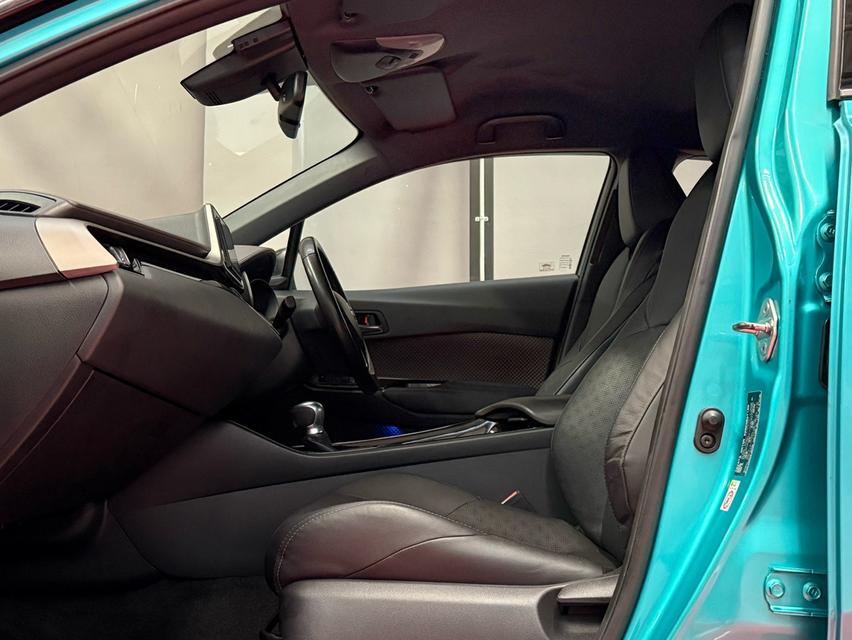 2019 TOYOTA CHR HV HI รถมือเดียวออกป้ายแดง รถวิ่งน้อย เข้าศูนย์ตามระยะ รถไม่เคยมีอุบัติเหตุครับ 13