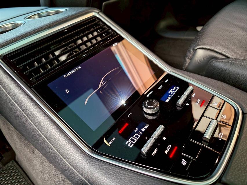 🐸 AAS executive ช่วงยาว Waranty ล้นๆ ใหม่กริ้บพลาสติกยังอยู่ครับ 😁😁 New Arrival!! ❤️ Porsche Panamera 4 E -hybrid executive 2019 Top Option รูปที่ 15
