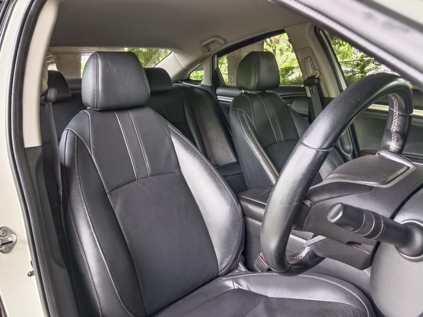 Honda Civic FC 1.8EL 2018 12