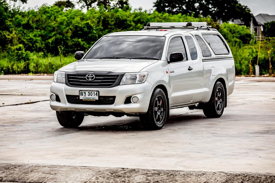 Toyota Vigo Champ Cab 2.5J ดีเซล เกียร์ธรรมดา ปี 2011 สีเทา มือเดียวป้ายแดง