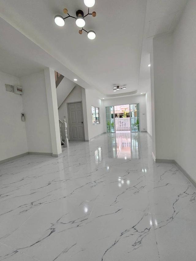 หมู่บ้านลภาวัน8 9