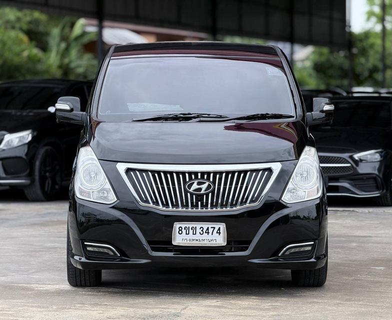 HYUNDAI GRAND STAREX 2.5 PREMIUM 2017Grand Starex Premium 11 ที่นั่ง ดีเซล 170HP หรู กว้าง นั่งสบาย รูปที่ 2