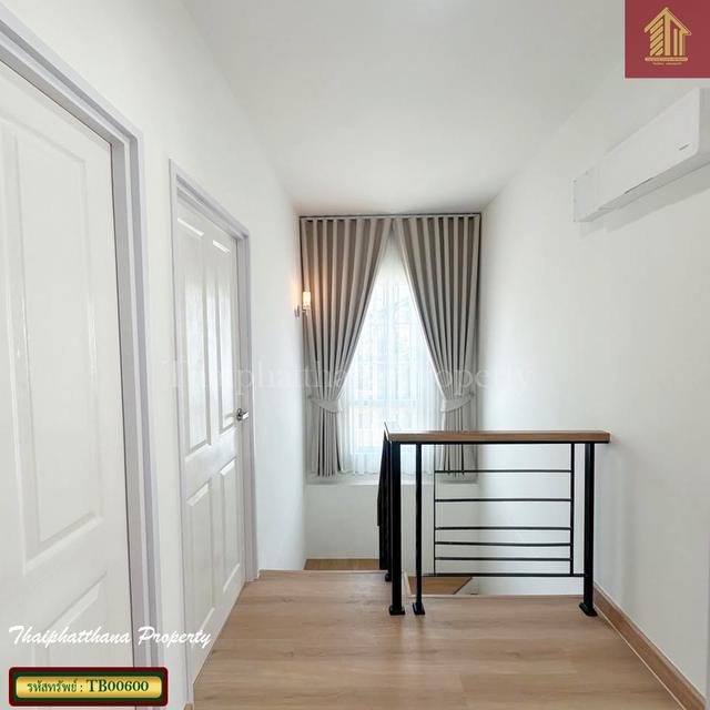 โกลเด้น นีโอ สุขุมวิท-ลาซาล 8