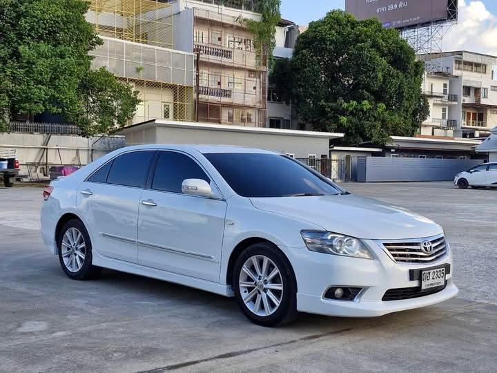 Toyota Camry สีขาว 6