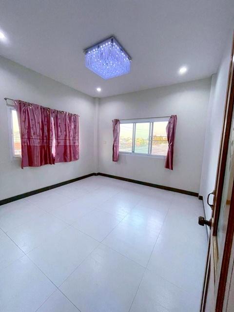 บ้านเดี่ยว 2 ชั้น MRT ลาดปลาเค้า 1.4กม. เซ็นทรัล รามอินทรา 2.3กม. 5 นอน 5 น้ำ รร.นานาชาติอิสลามกรุงเทพ 3.6 กม.65 ตร.วา.2 3